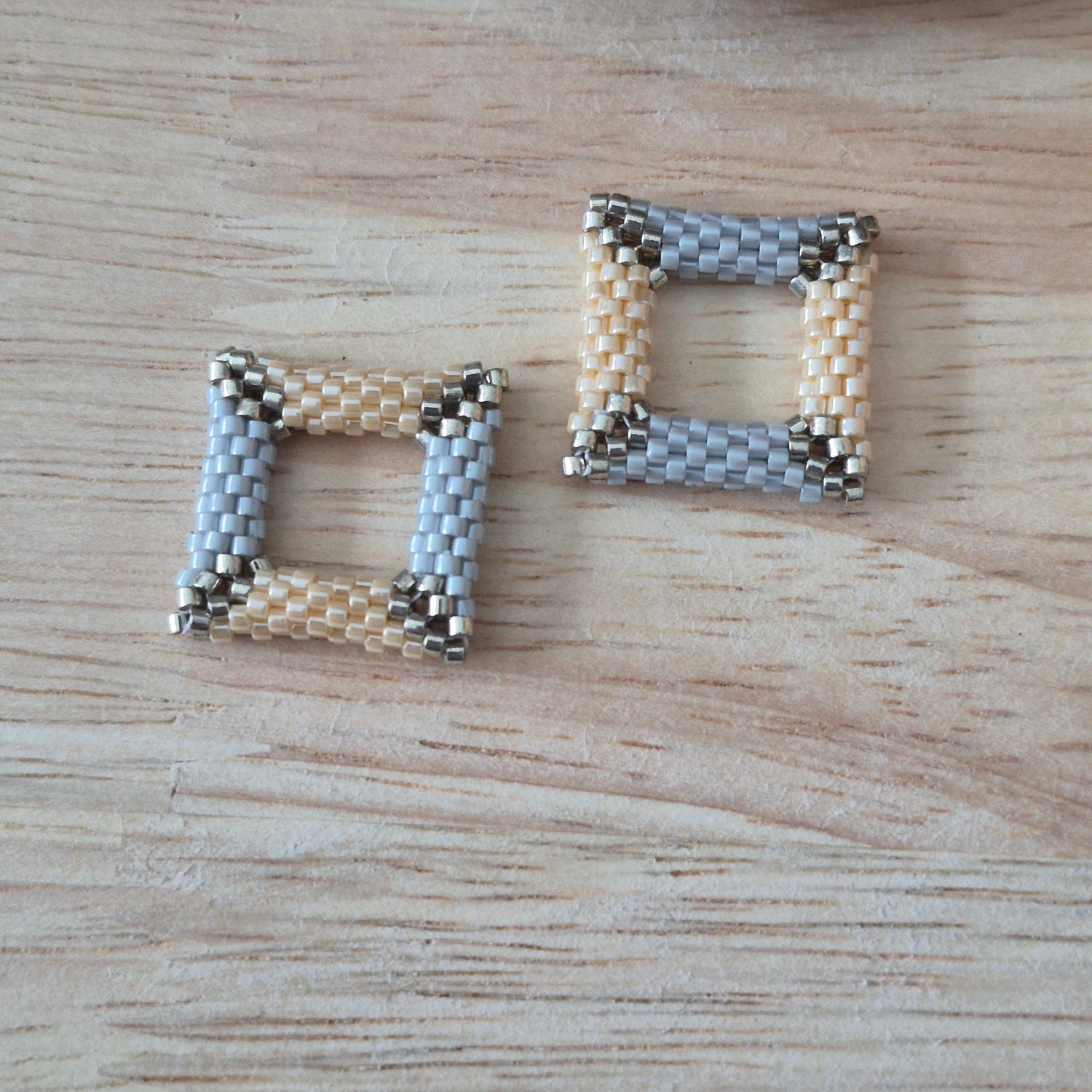 Pampilles carrées interchangeables  Beige perles Miyuki fait main en France – bijou géométrique femme