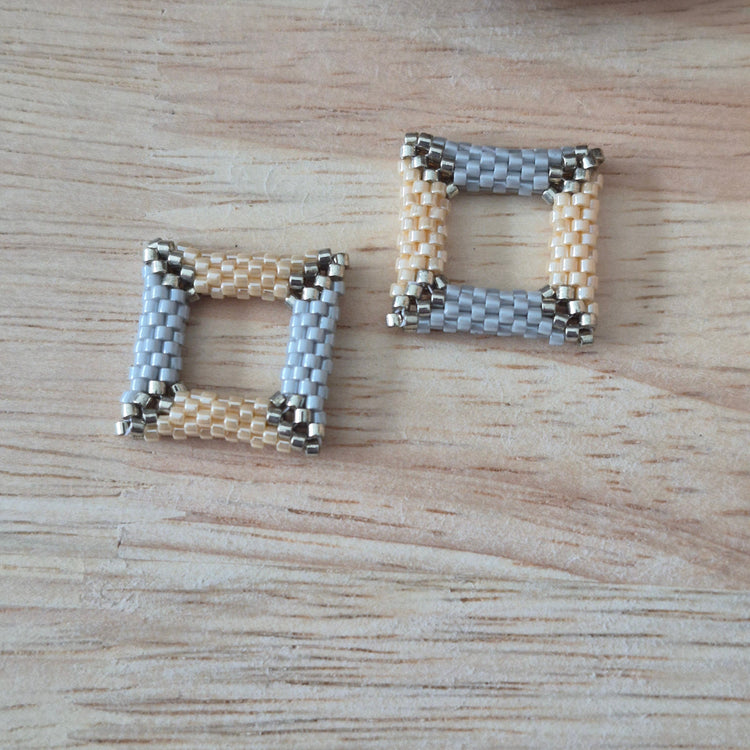 Pampilles carrées interchangeables  Beige perles Miyuki fait main en France – bijou géométrique femme
