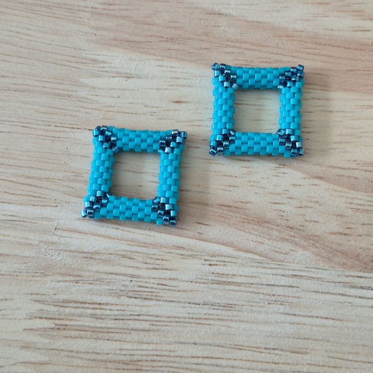 Pampilles carrées interchangeables Bleu Turquoise
perles Miyuki fait main en France – bijou géométrique femme