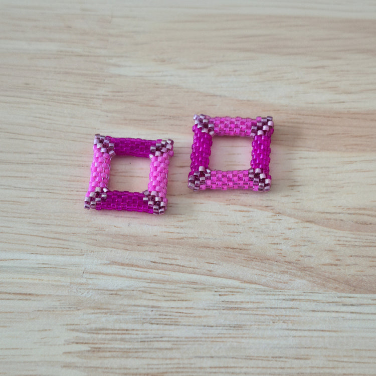 Pampilles carrées interchangeables  Fuschia perles Miyuki fait main en France – bijou géométrique femme