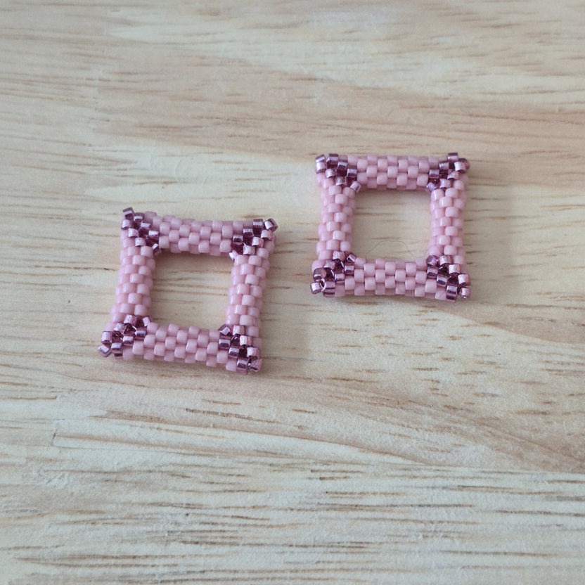 Pampilles carrées interchangeables  Rose  perles Miyuki fait main en France – bijou géométrique femme